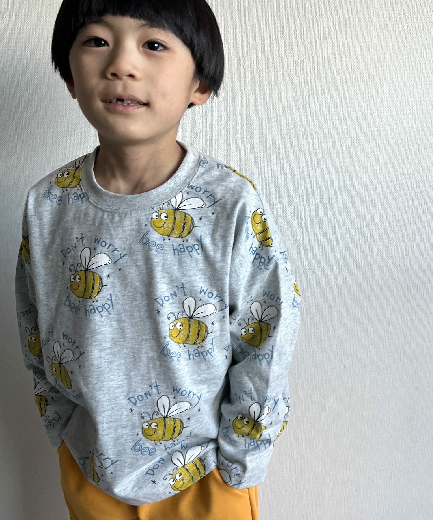 Bee Happy総柄長袖Tシャツ□80～140cm|≪公式≫メイクユアデイ