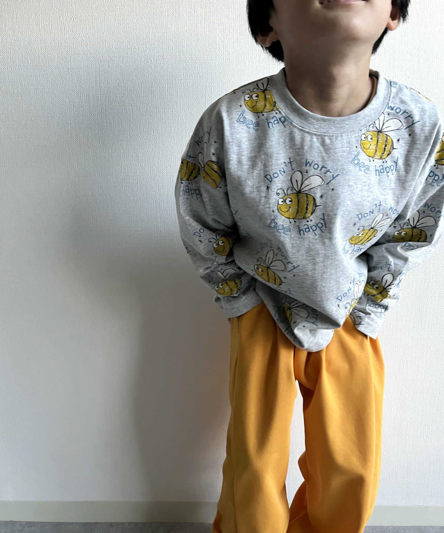 Bee Happy総柄長袖Tシャツ□80～140cm|≪公式≫メイクユアデイ