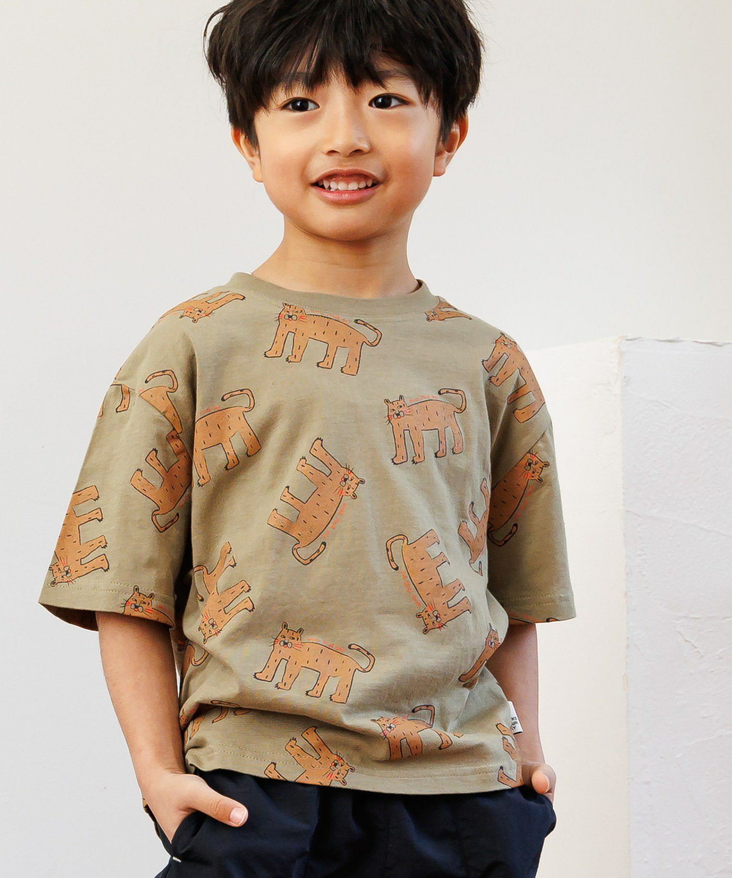 アートなヒョウ総柄半袖Tシャツ□80～140cm|≪公式≫メイクユアデイ