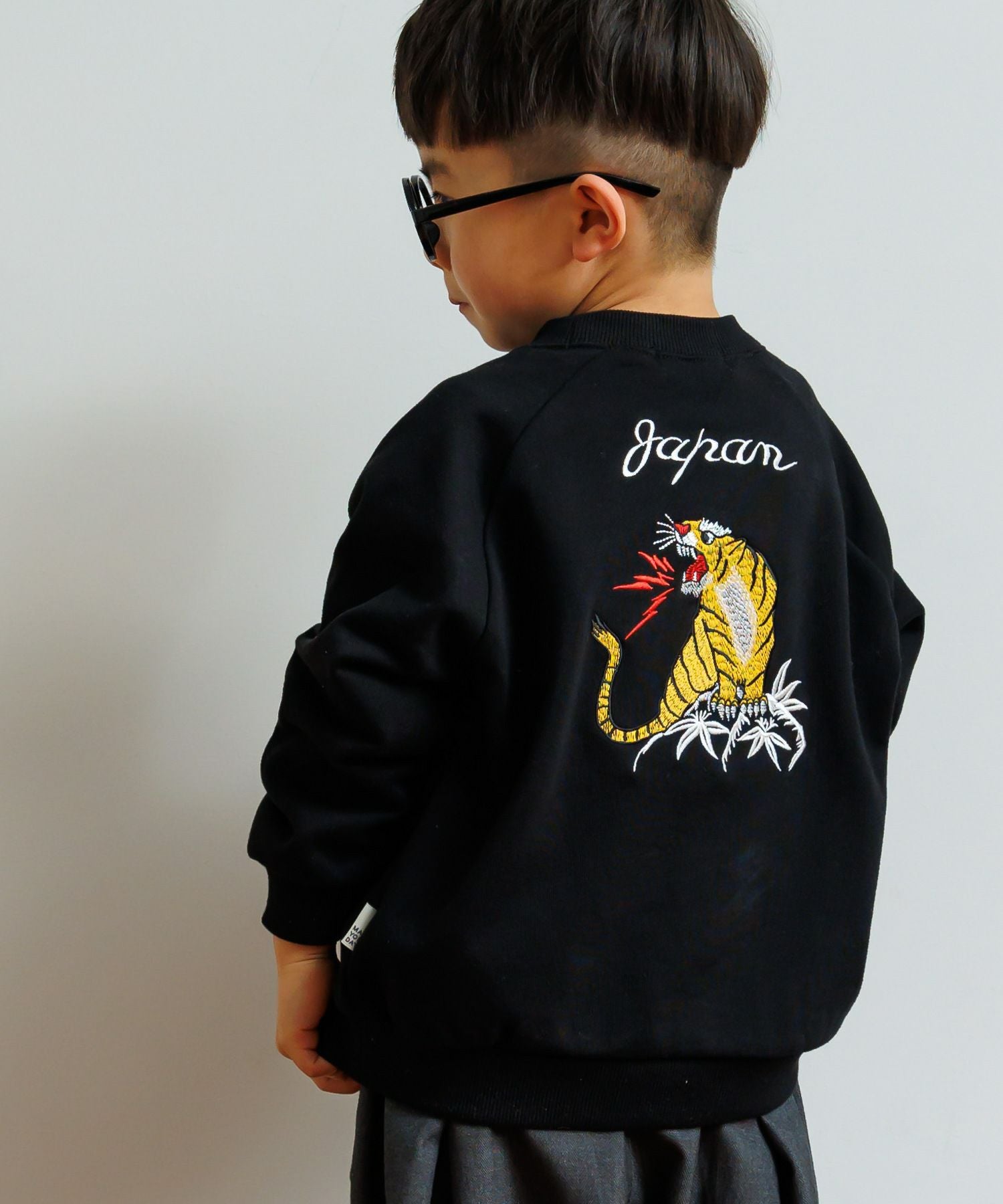 トラ刺繍ファミリー裏毛トレーナー□80～140cm | MAKE YOUR DAY