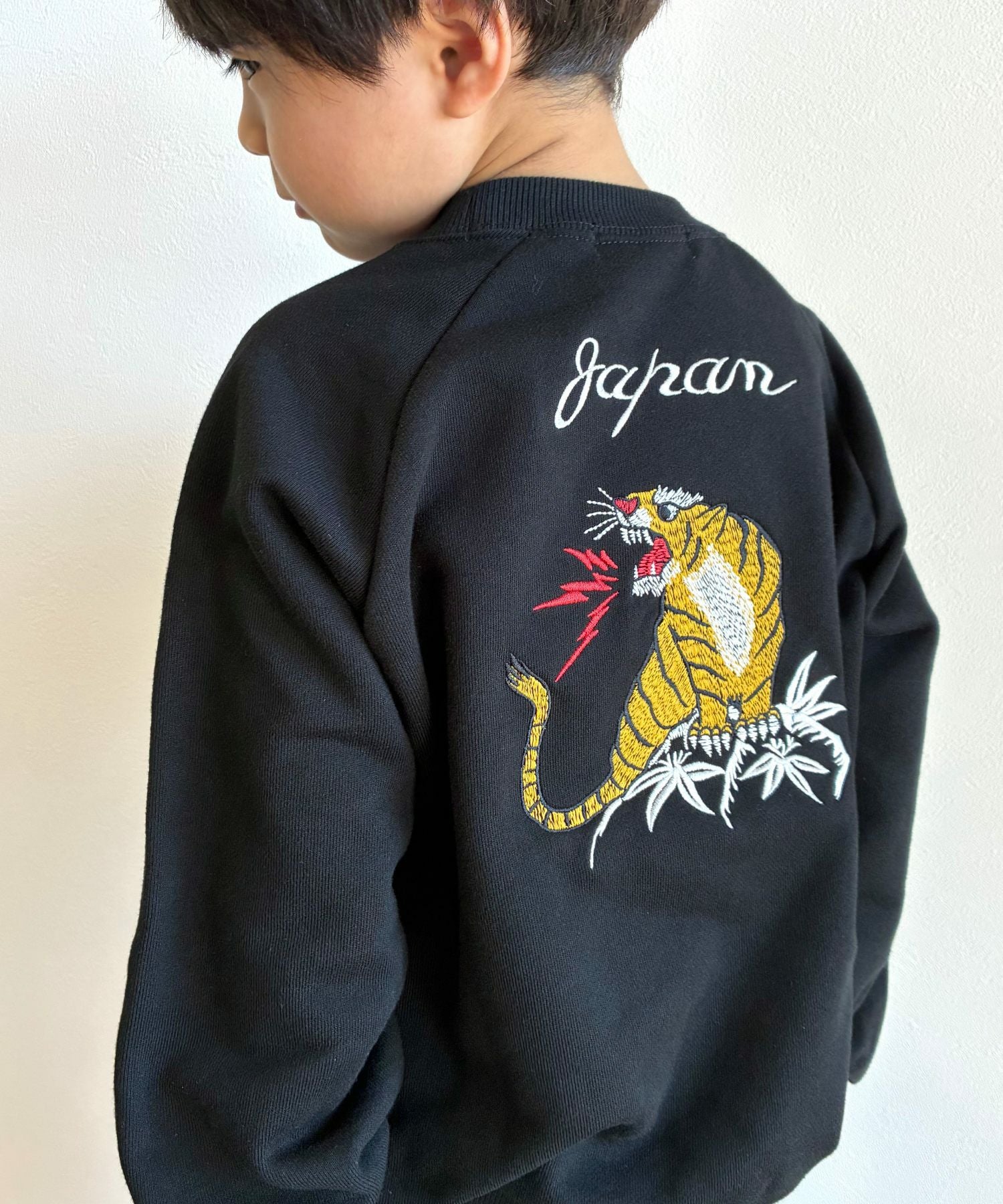 トラ刺繍ファミリー裏毛トレーナー□80～140cm | MAKE YOUR DAY