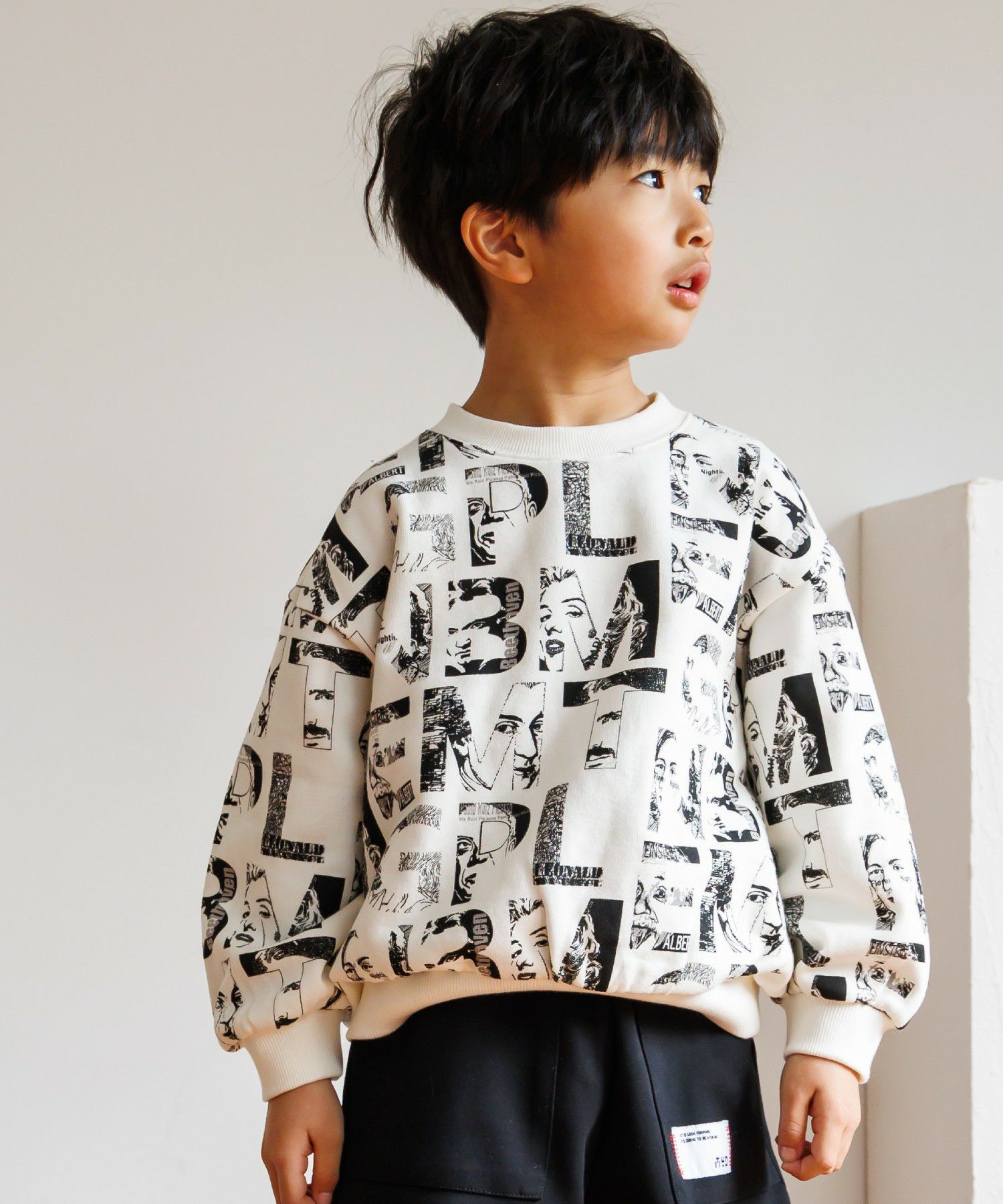 セール】えらい人のアルファベット総柄裏毛トレーナー□80～140cm