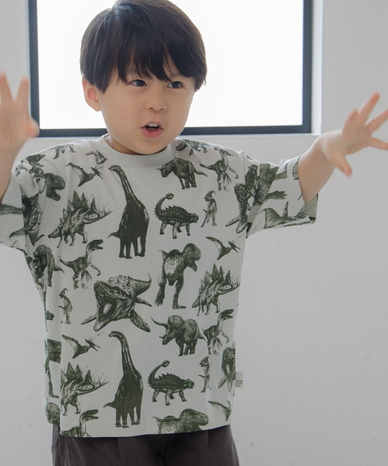 リアルダイナソー総柄半袖Tシャツ□80～140cm|≪公式≫メイクユアデイ