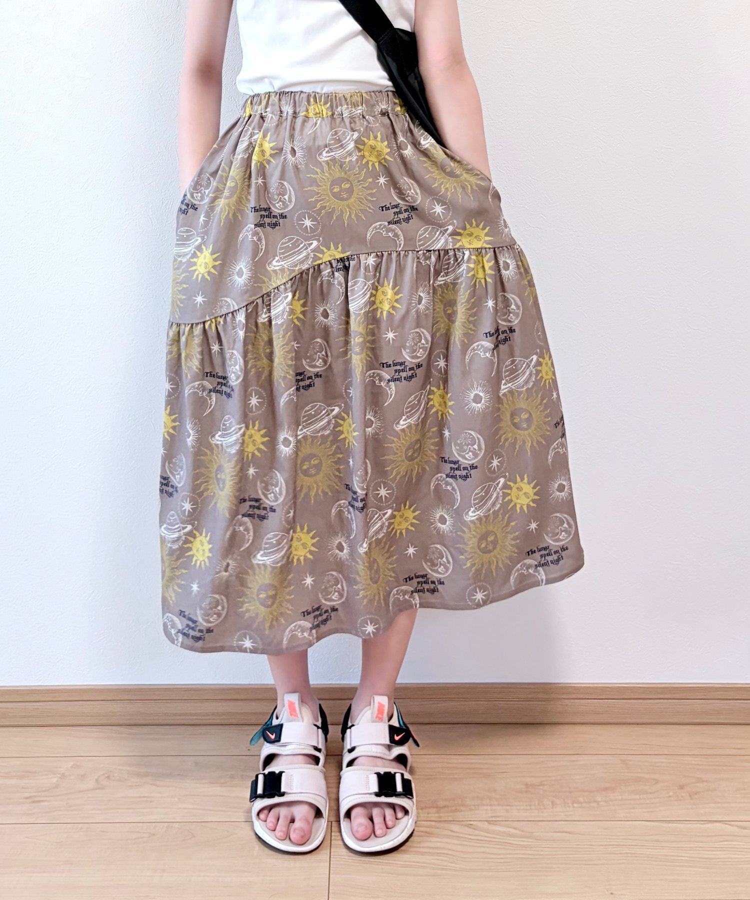 宇宙と花柄テロテロスカート□150.160cm|≪公式≫メイクユアデイ